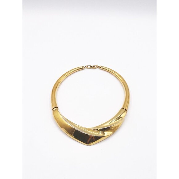 VTG 1980’s Napier Gold Tone Collar Necklace Sculptural V Front Statement Choker - Picture 8 of 8